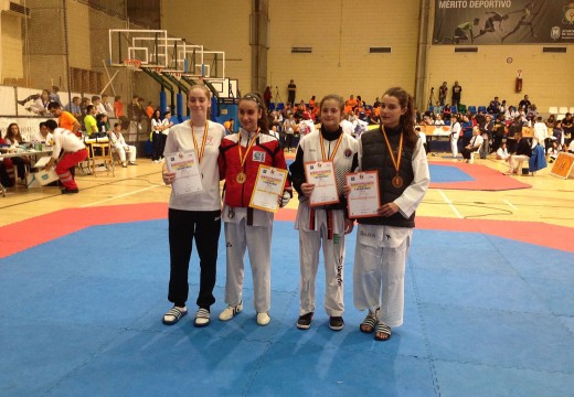 O Concello de Oroso felicita á orosá Sara Gacio Cendal, medalla de bronce no Campionato de España de taekwondo